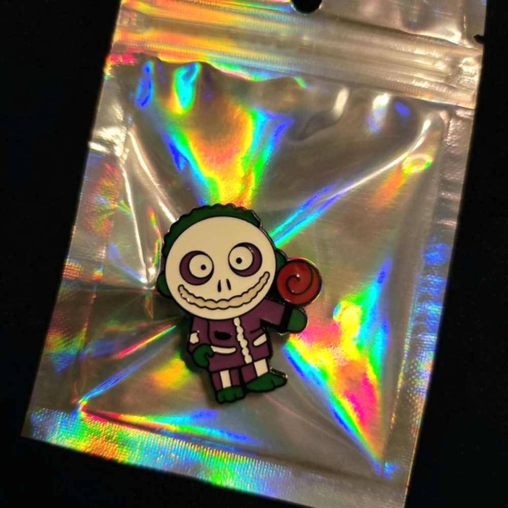 NWT Barrell Skeleton Nightmare Before Christmas Enamel Pin